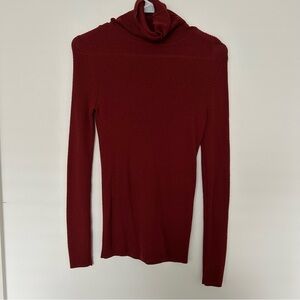 Uniqlo Long Sleeve Turtleneck 100% Wool Size Medium